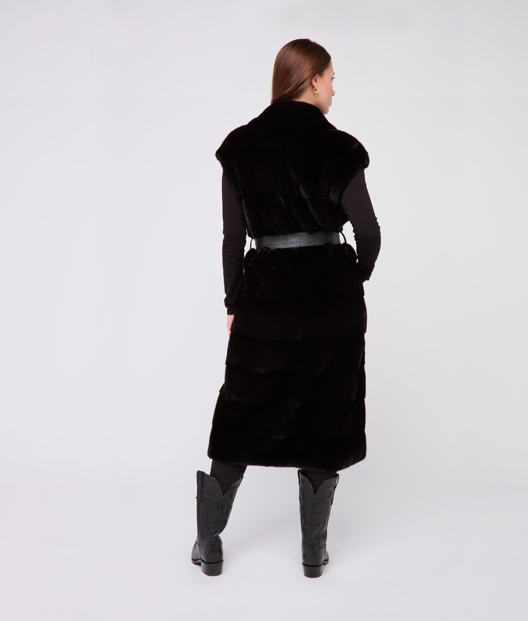 Andrea Sleeveless Fur Coat :: Black - Image 5