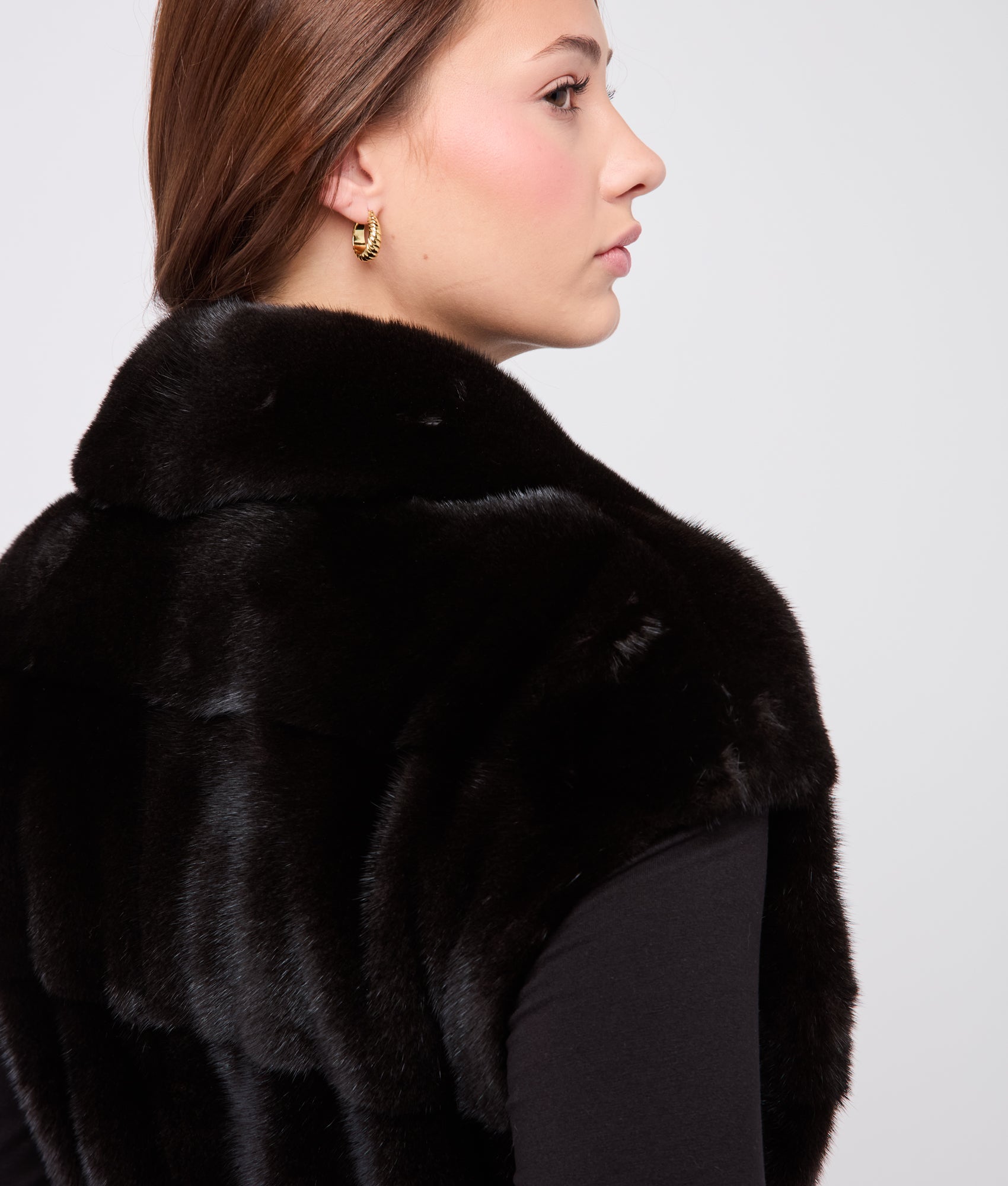 Andrea Sleeveless Fur Coat :: Black - Image 7