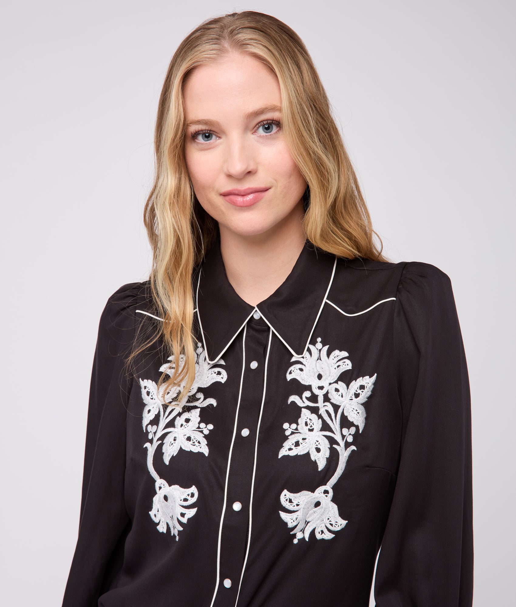 Elizabeth Blouse :: Black - Image 12