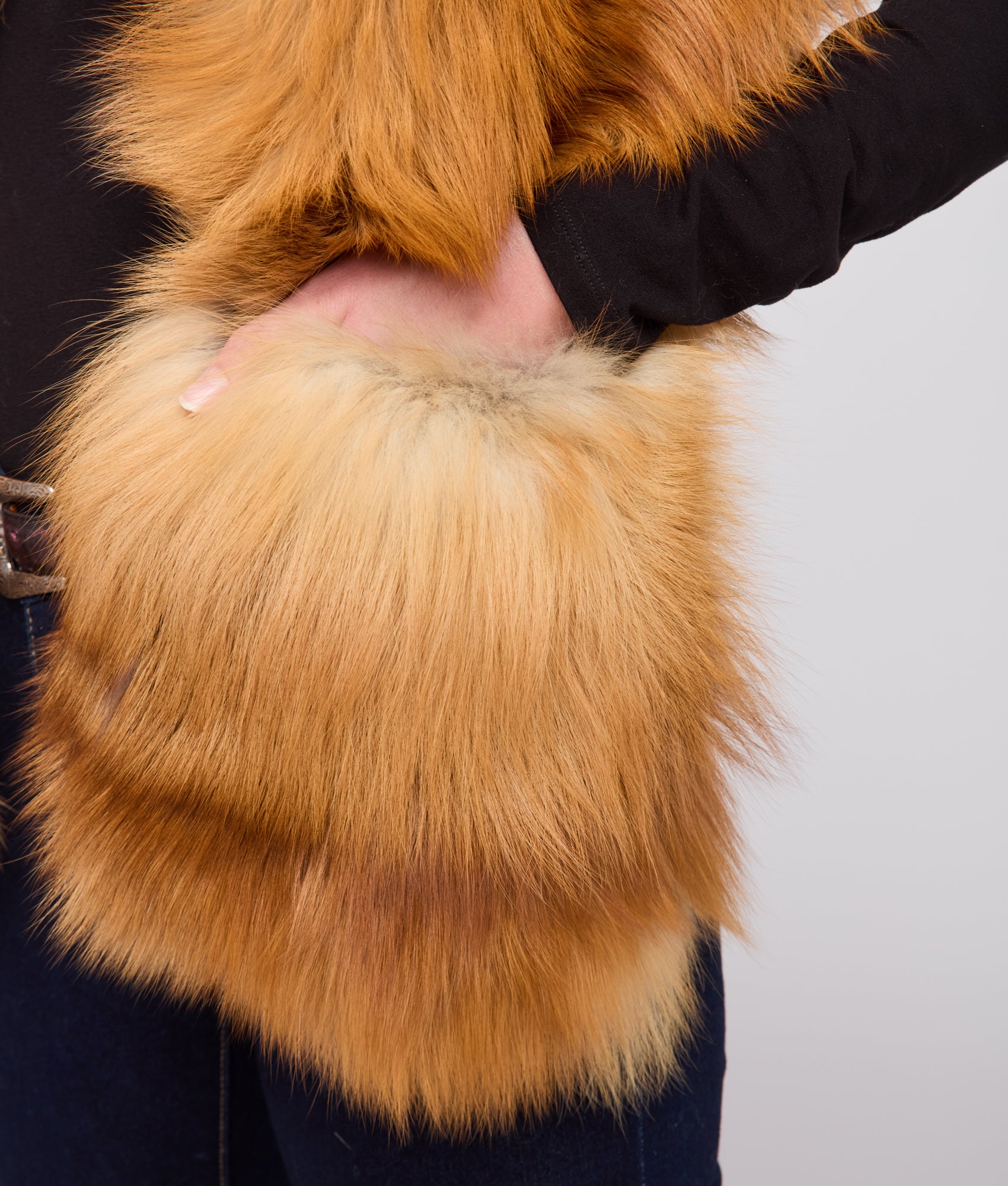 Pelliccia Handwarmer Scarf :: Red - Image 4